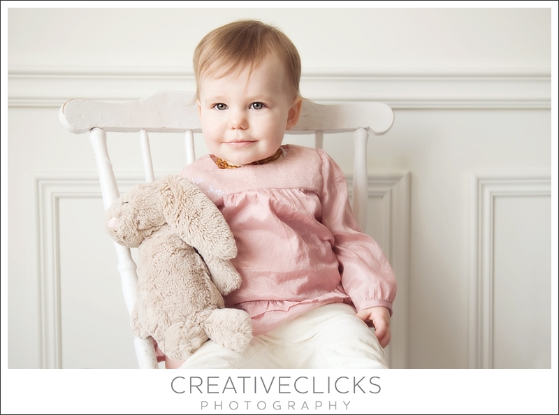 Children's-Photographer-Niagara_157 Child with her bunny