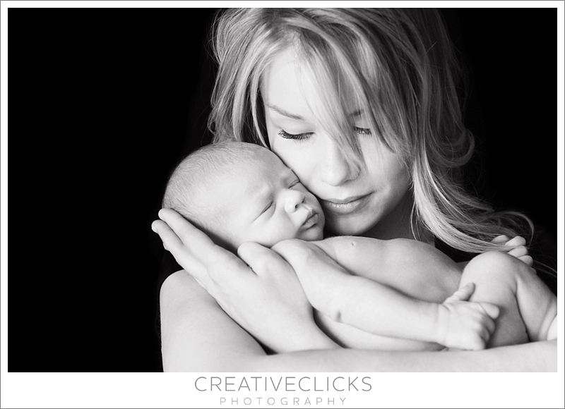 Niagara-Newborn-Photographer_013 Newborn portraits with mom